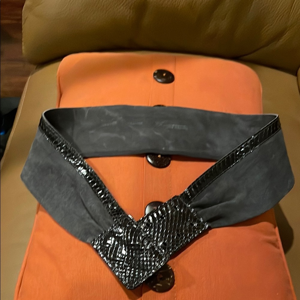 Vintage Lucienne brown Leather belt. Not many of these around.Made in France.